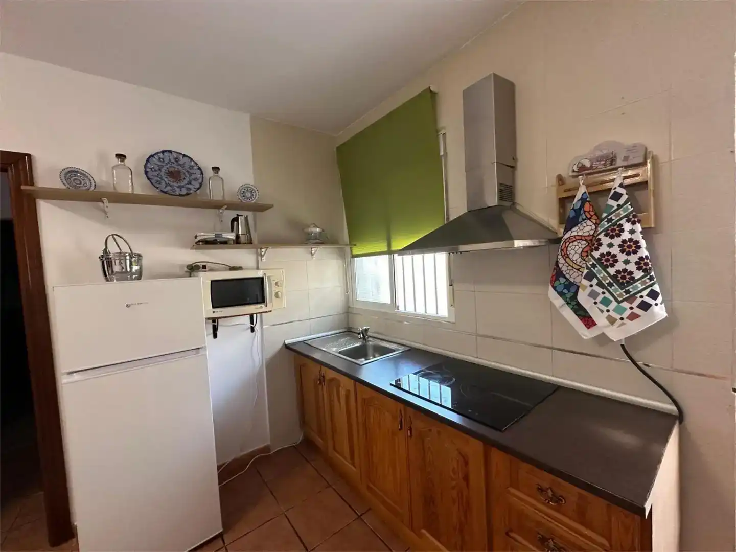 Cuina de Casa o xalet de lloguer en Colmenar amb Jardí privat, Moblat i Forn