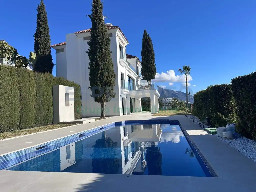 Exterior view of Houses for sale in Benahavís