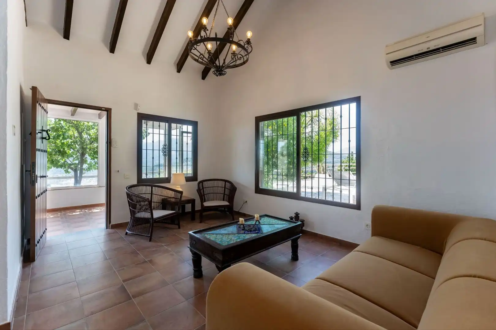 Sala de estar de Finca rústica en venta en Monda con Aire acondicionado y Piscina