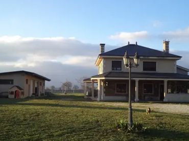 Detached house with balcony for sale in Lugar Penelas 99