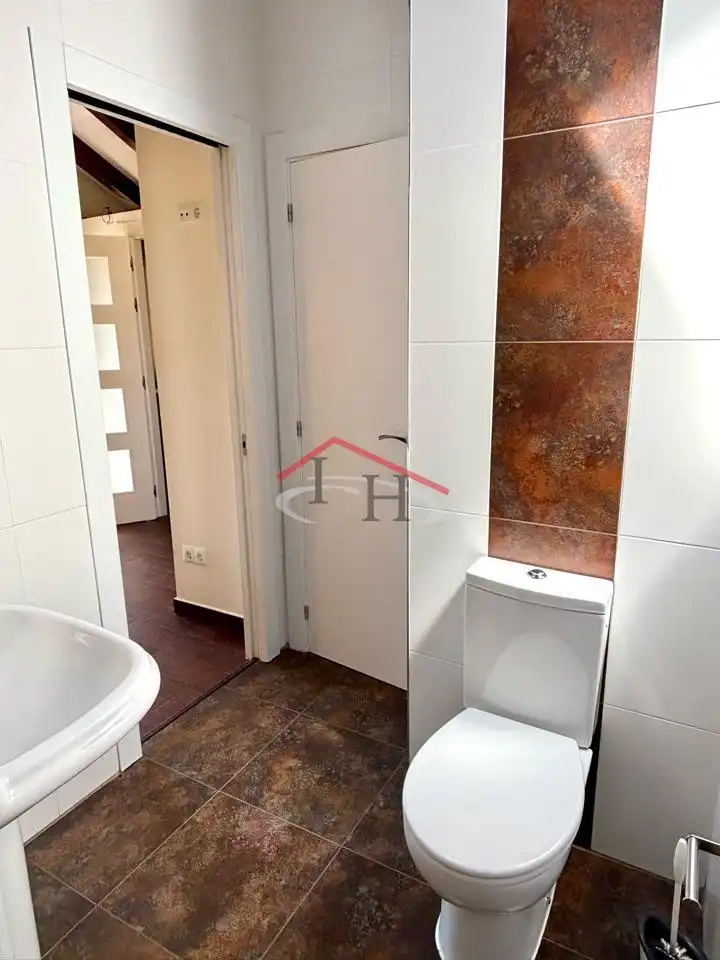 Baño de Casa adosada en venta en Sariegos con Calefacción, Jardín privado y Terraza