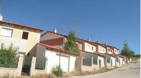 Photo 2 of Single-family semi-detached for sale in Cardeñadijo, Burgos