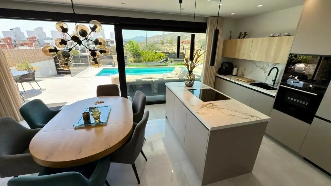 Cocina de Casa o chalet de alquiler en Finestrat con Aire acondicionado, Calefacción y Jardín privado