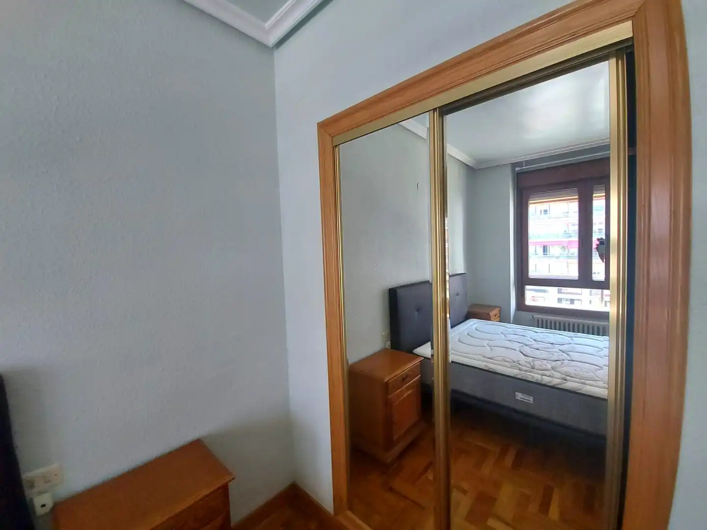 Dormitori de Pis en venda en  Logroño amb Calefacció, Parquet i Terrassa
