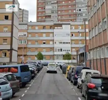 Piso en venta en Calle EXTREMADURA, Pumarín