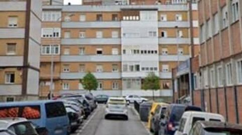 Foto 2 de Piso en venta en Calle Extremadura, Pumarín, Gijón