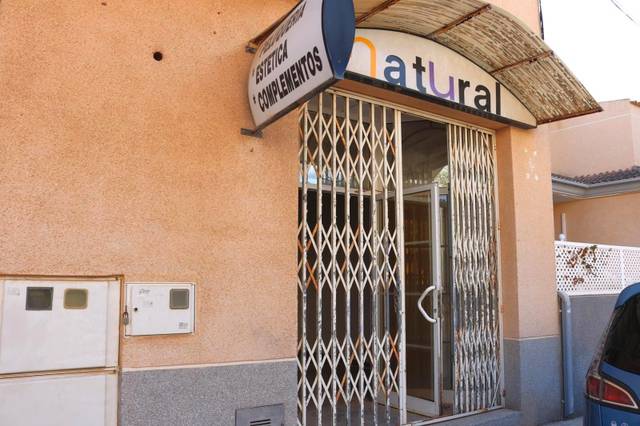 Local comercial en Alquiler en Calle del Perú en Los Dolores