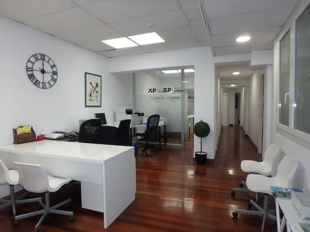 Office space with lift for sale in Casco Antiguo, imagen 3