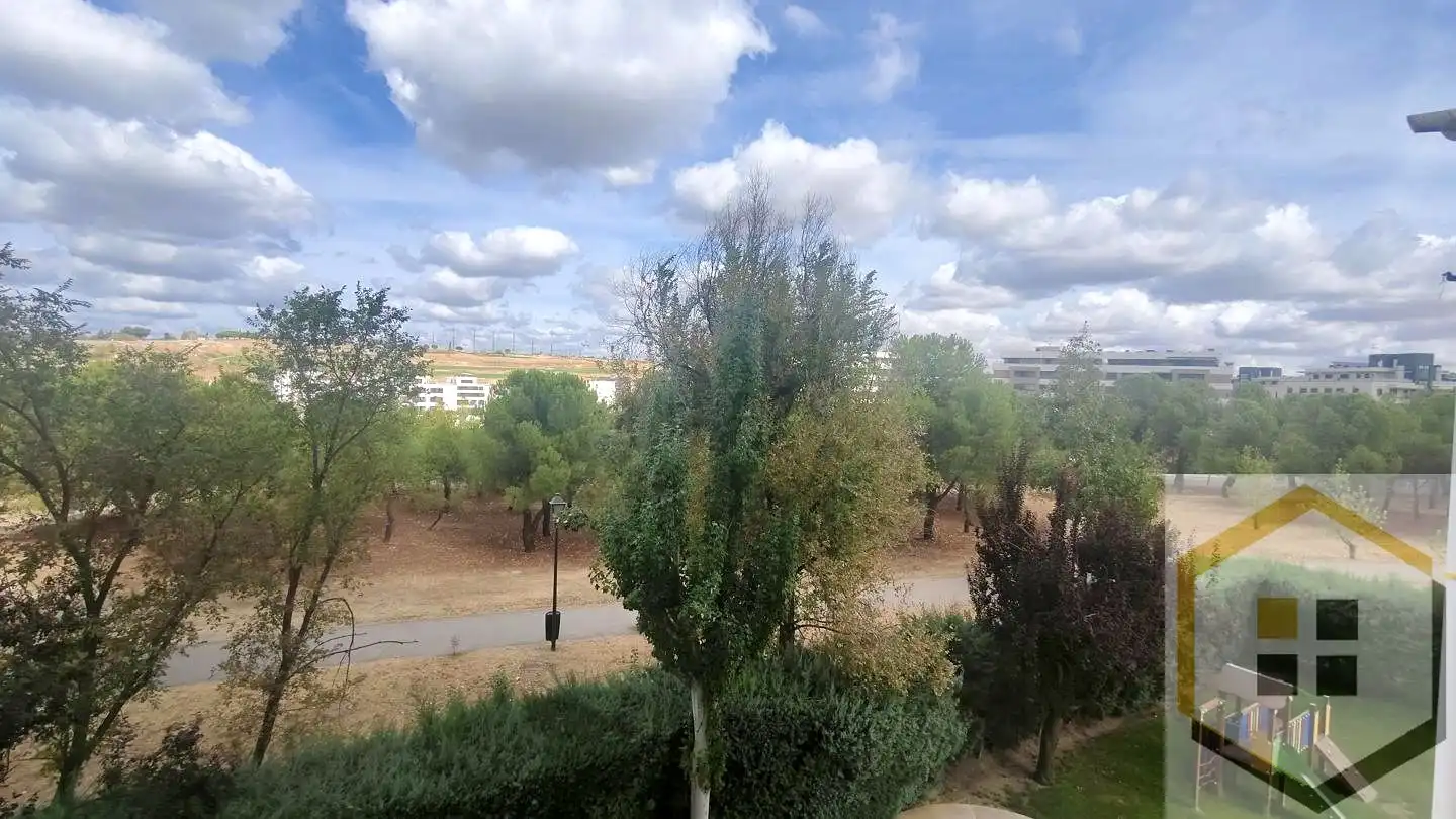 Exterior view of Flat for sale in Madrid  with Heating, Internet and Community pool