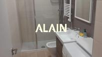 Bathroom of Flat for sale in  Valencia Capital  with Air Conditioner and Heating