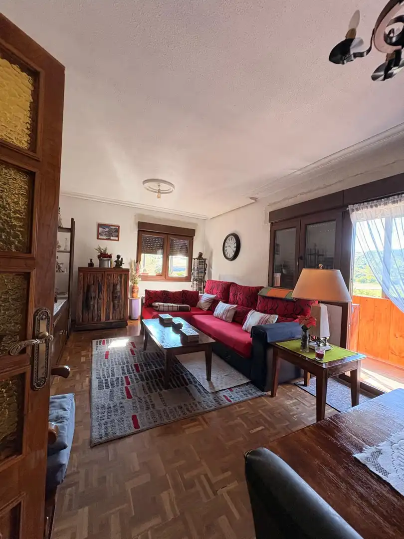 Sala de estar de Casa o chalet en venta en Villamanín con Calefacción, Jardín privado y Parquet