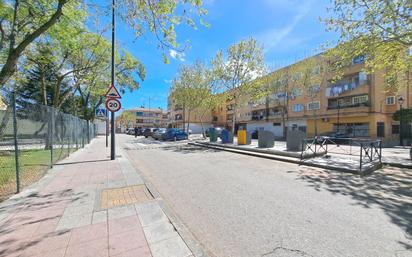 Vista exterior de Pis en venda en Parla amb Aire condicionat i Terrassa