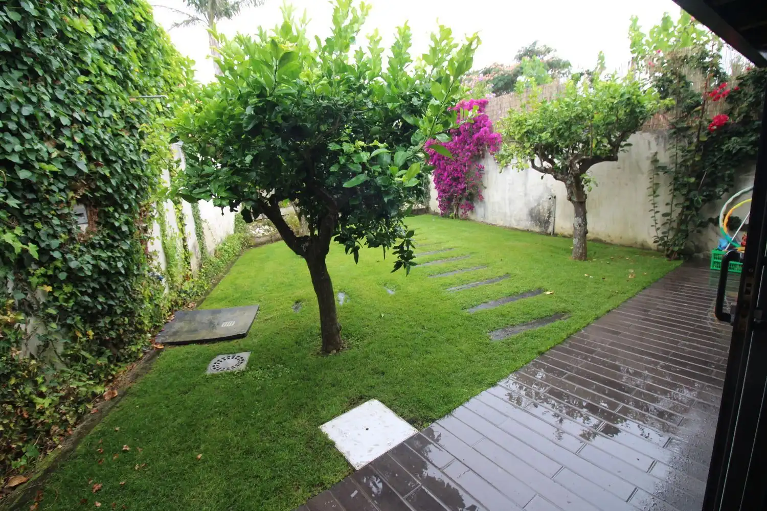 Jardí de Casa o xalet en venda en Sanxenxo amb Calefacció, Jardí privat i Parquet