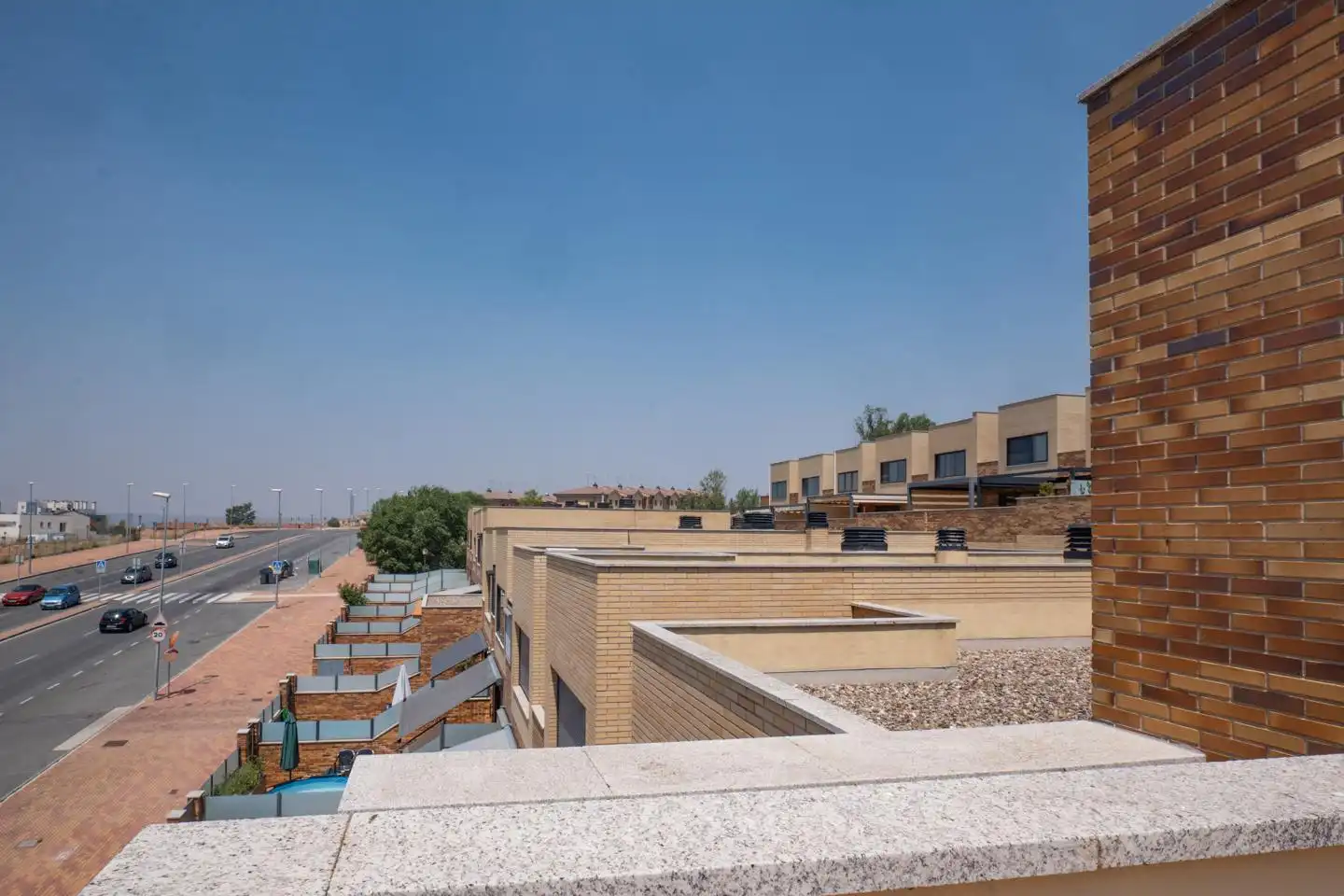 Vista exterior de Casa adosada en venta en Ávila con Calefacción, Jardín privado y Terraza