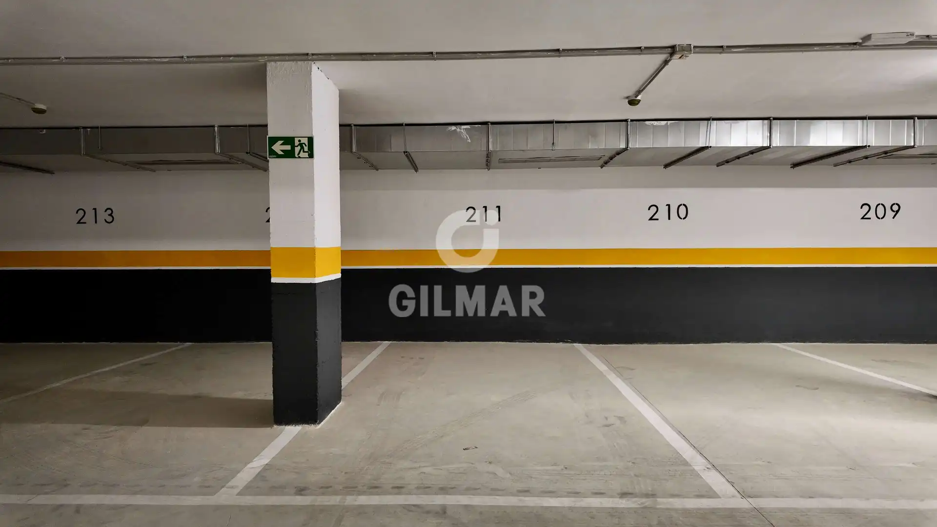 Parking of Flat for sale in Fuengirola  with Heating, Private garden and Storage room
