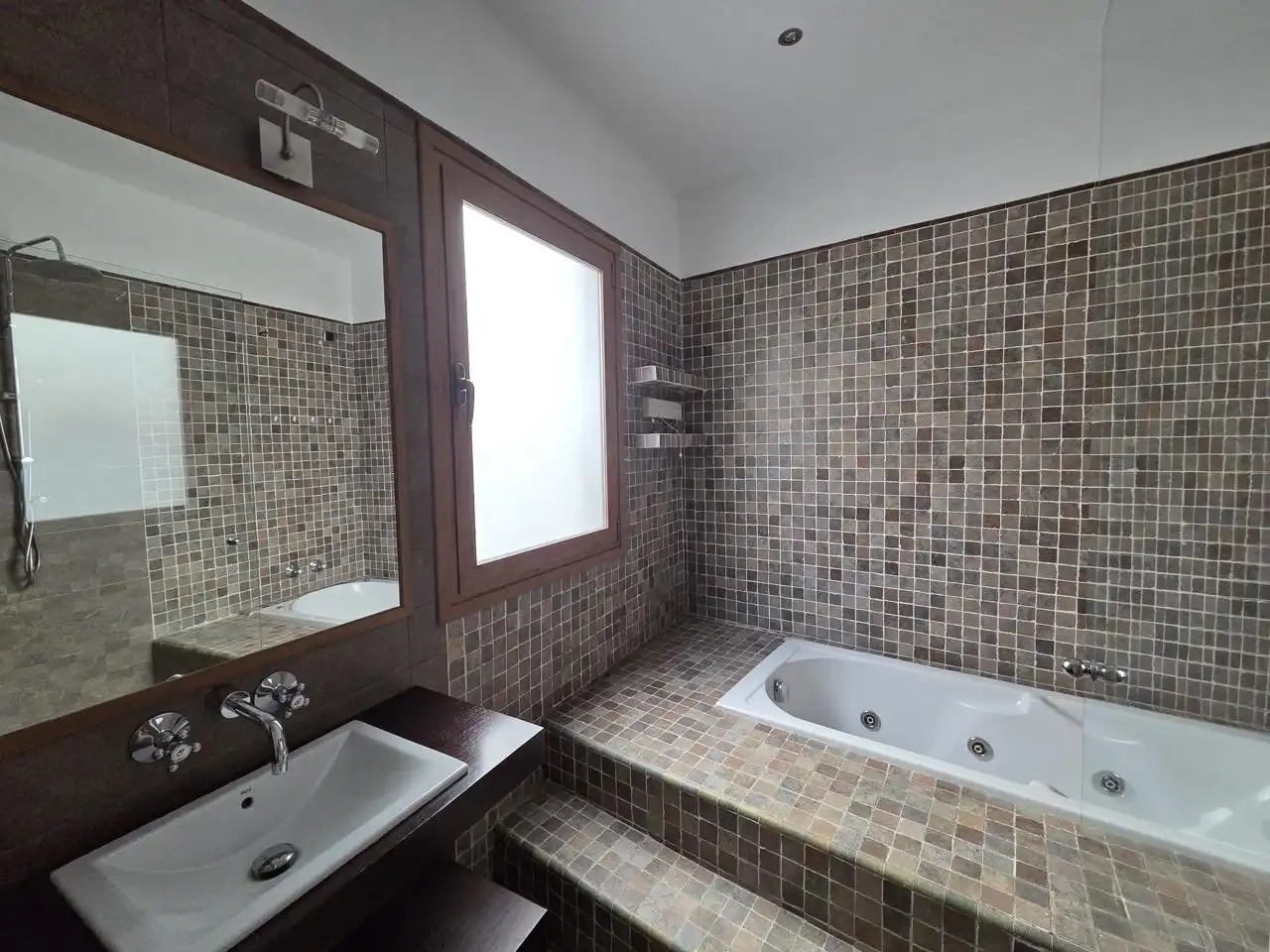 Bathroom of Flat for rent in Madrid  with Heating