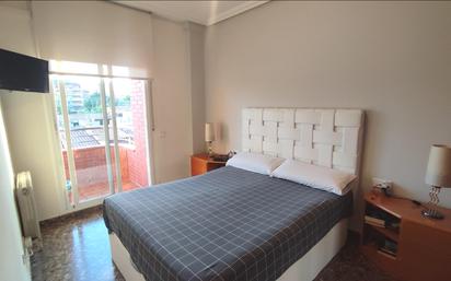 Bedroom of Flat for sale in Cerdanyola del Vallès  with Terrace and Balcony