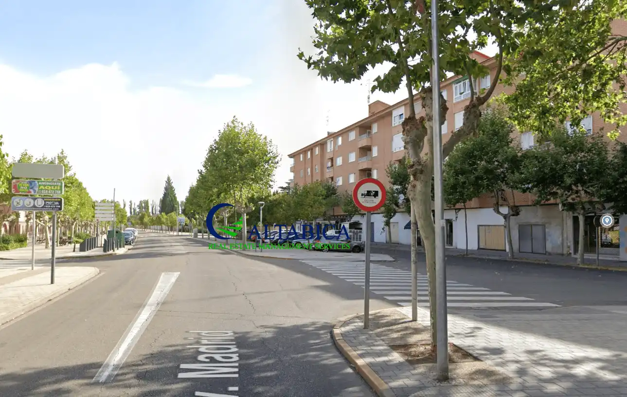 Exterior view of Flat for sale in Zona Industrial