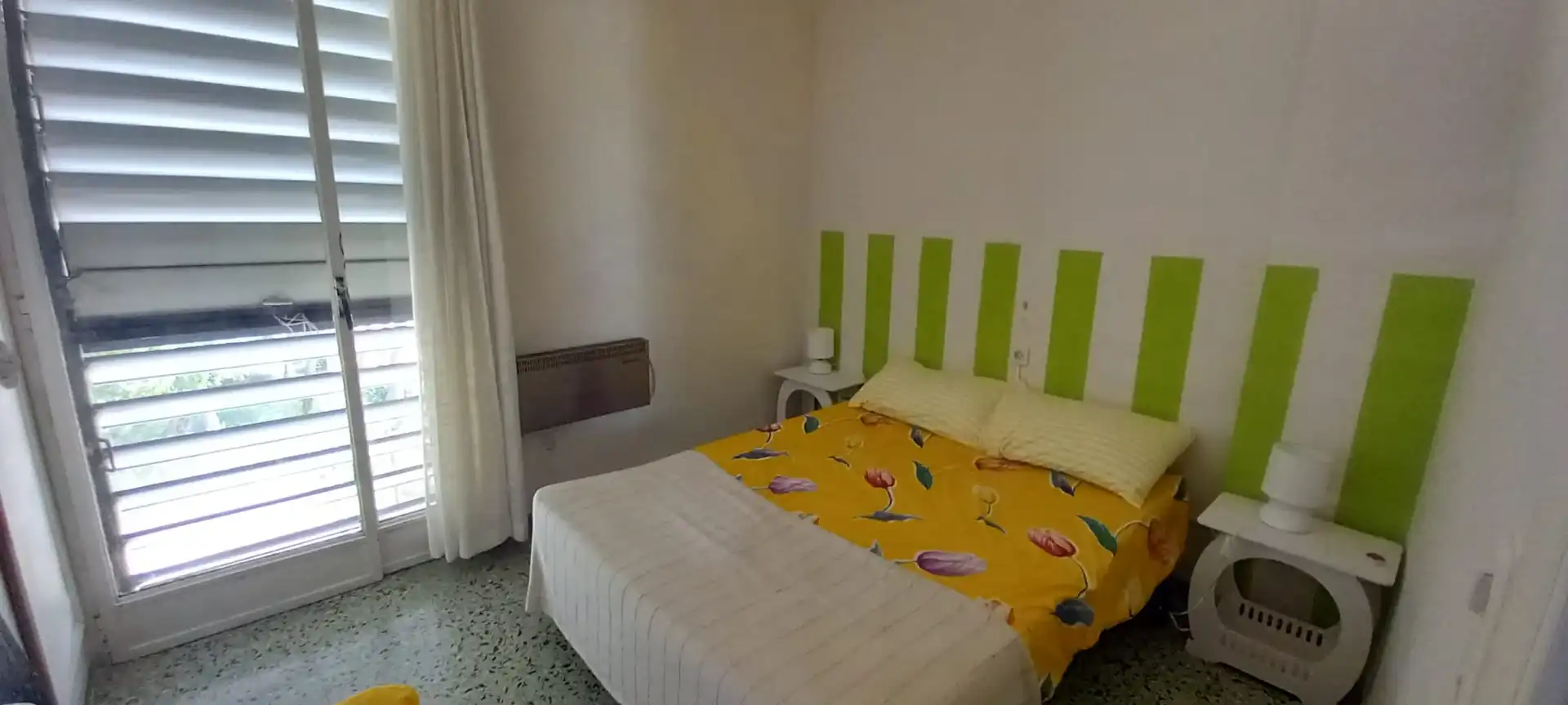 Dormitori de Apartament en venda en Roses amb Jardí privat