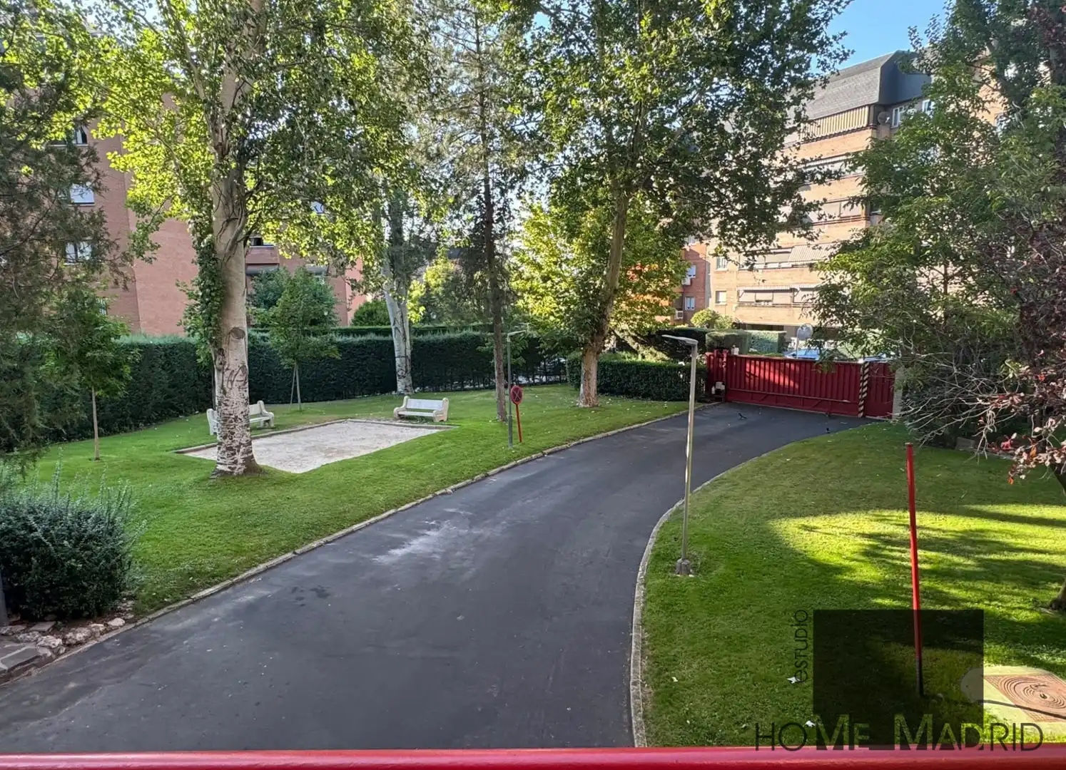 Aparcament de Pis en venda en Madrid amb Piscina comunitària