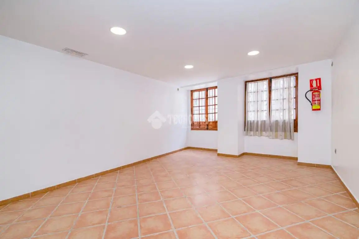 Casa adosada en venta en Loja con Trastero