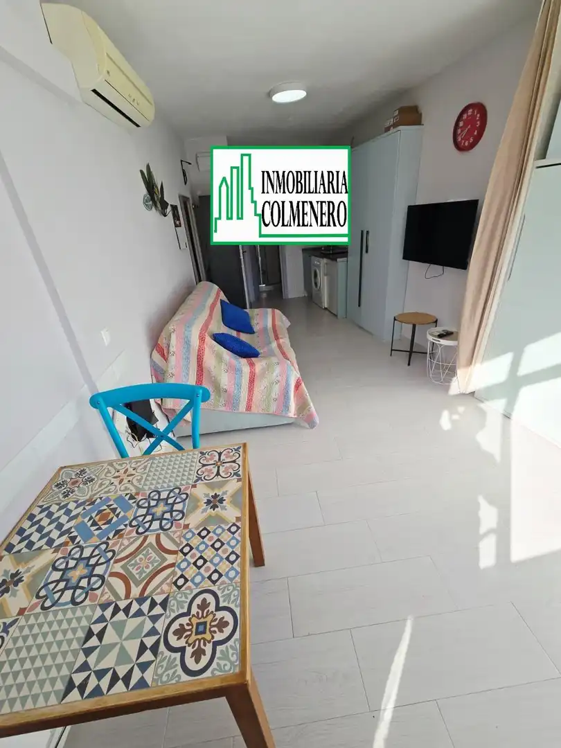 Sala d'estar de Estudi en venda en Benidorm amb Aire condicionat, Moblat i Piscina comunitària