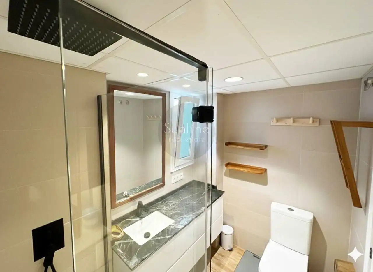 Badezimmer von Wohnung zum Verkauf in Gandia mit Klimaanlage, Terrasse und Möbliert