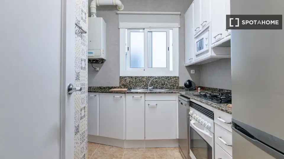 Cocina de Piso para compartir en Barcelona con Aire acondicionado, Calefacción y Amueblado