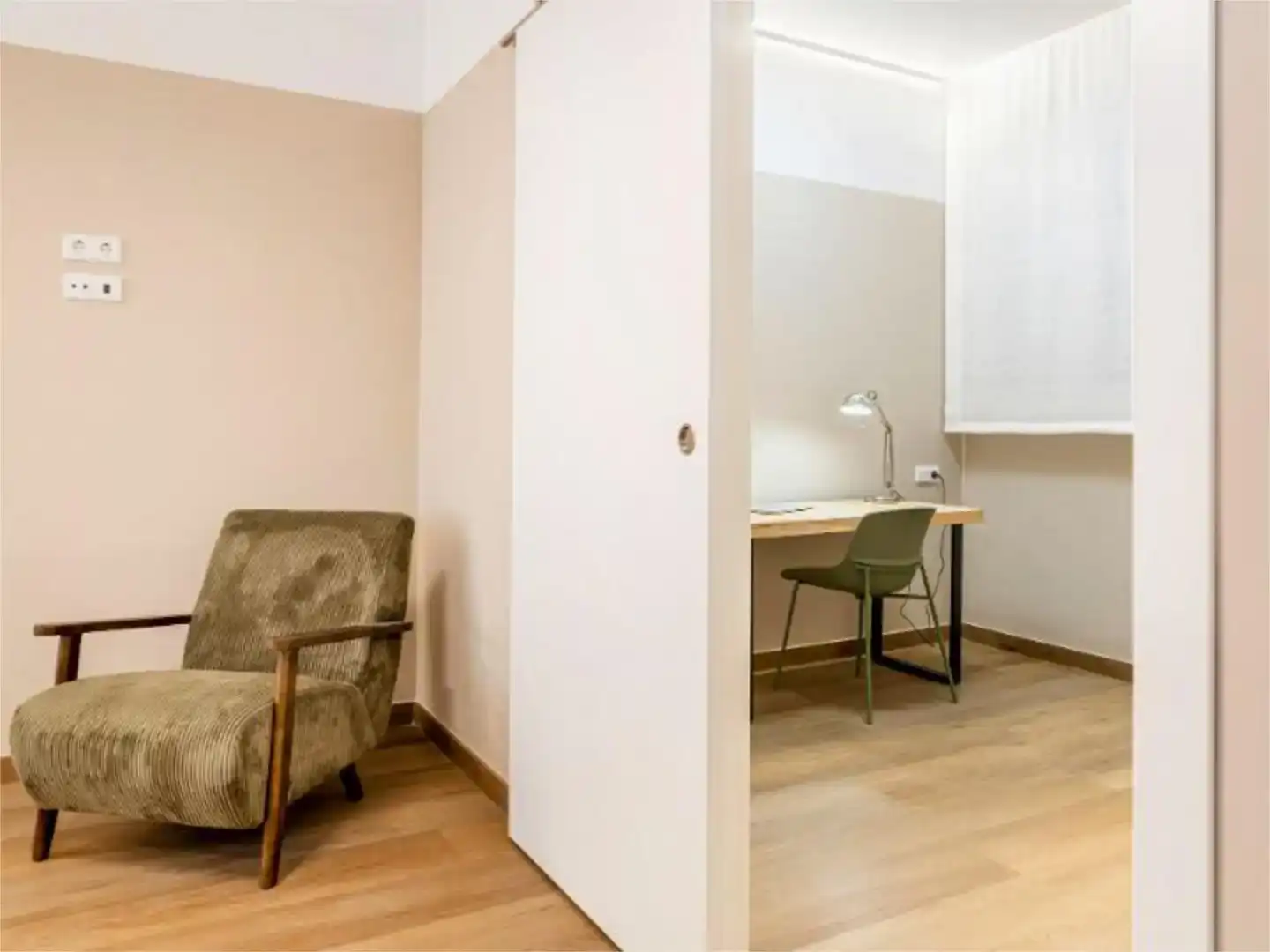 Habitación de Piso de alquiler en Valencia con Aire acondicionado, Jardín privado y Amueblado