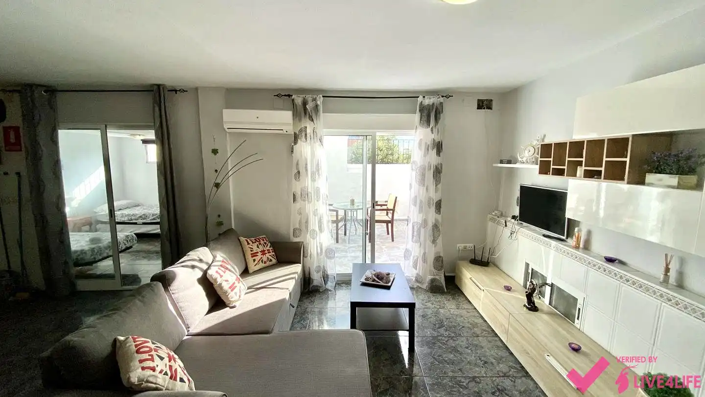 Living room of Attic for rent in Valencia  with Air Conditioner, Terrace and Furnished