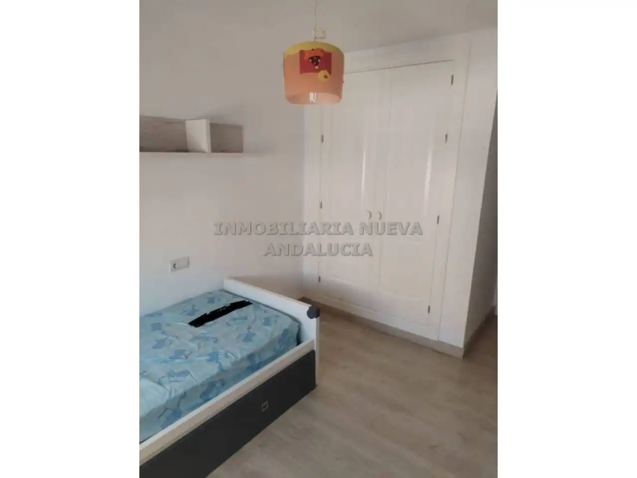 Dormitori de Pis de lloguer en Almería amb Aire condicionat, Terrassa i Moblat