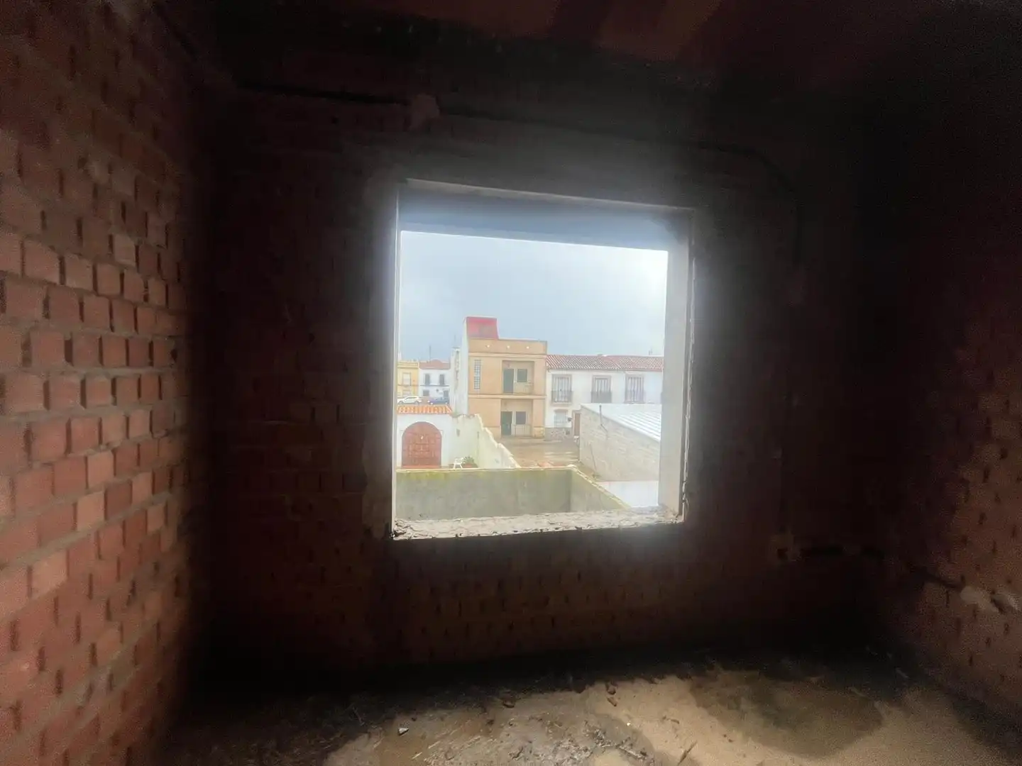 Vista exterior de Edificio en venta en Alcolea del Río