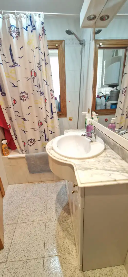 Baño de Piso en venta en Cullera con Jardín privado, Terraza y Amueblado