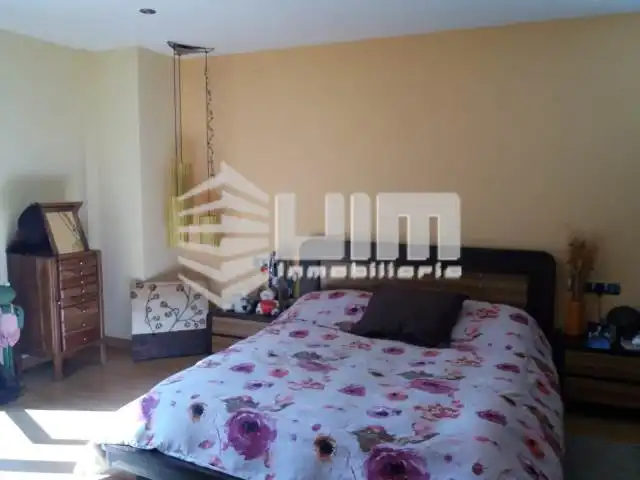 Dormitori de Casa o xalet en venda en Sagunto / Sagunt amb Calefacció, Terrassa i Traster