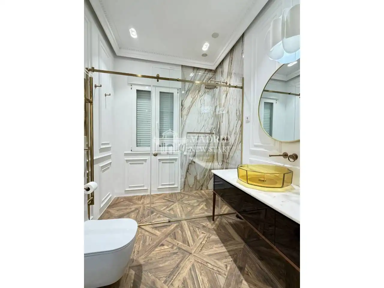 Badezimmer von Wohnung zur Miete in Madrid mit Klimaanlage, Heizung und Terrasse