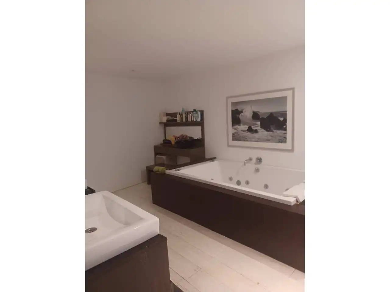 Baño de Piso en venta en Valencia con Aire acondicionado, Jardín privado y Amueblado