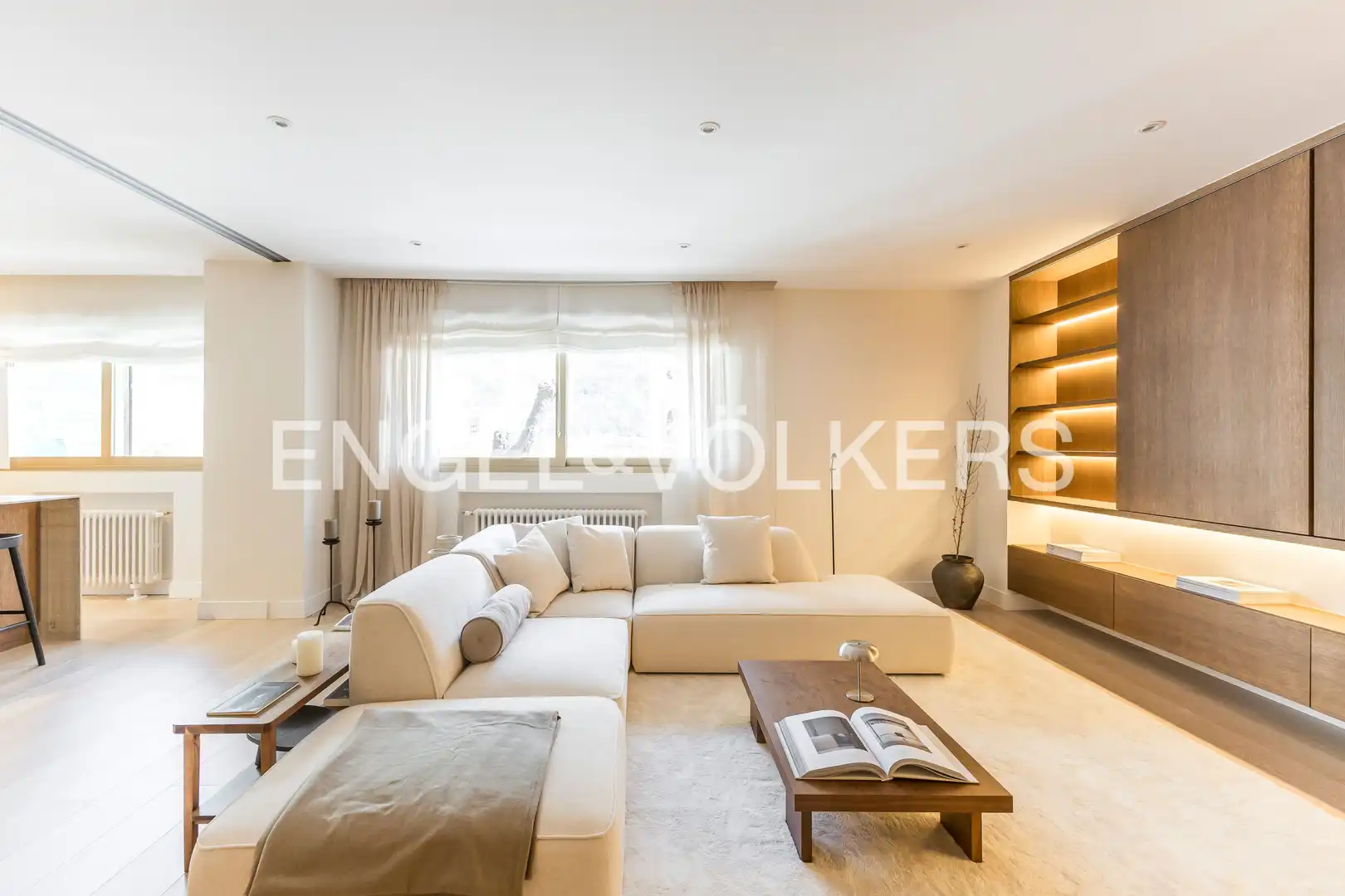 Living room of Flat for sale in Madrid  with Air Conditioner and Heating