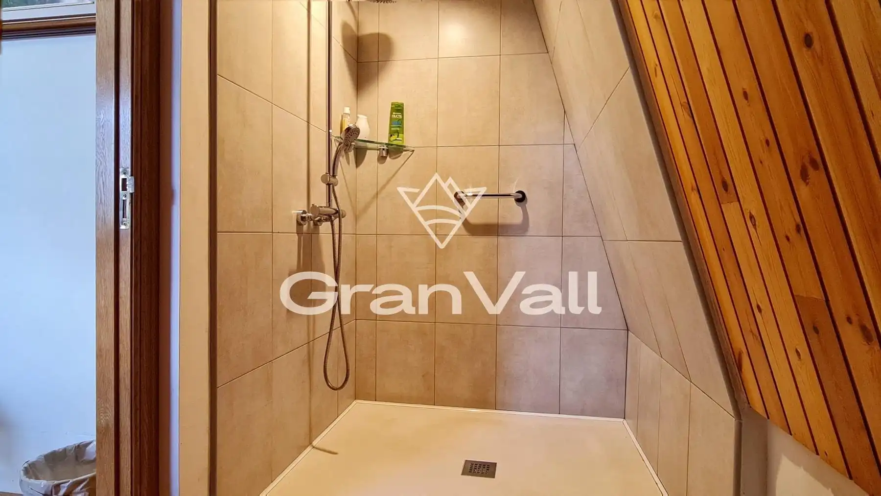 Baño de Casa o chalet en venta en Puigcerdà con Calefacción, Jardín privado y Terraza