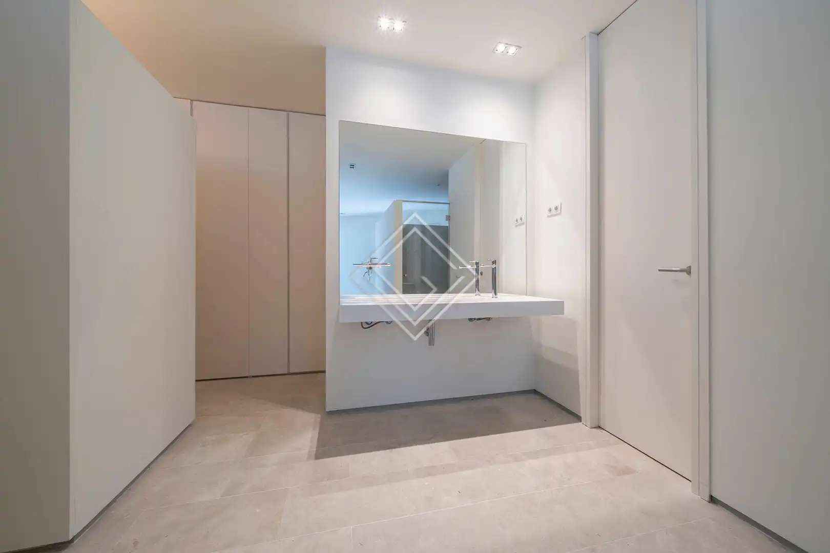 Bany de Dúplex de lloguer en Madrid amb Jardí privat, Terrassa i Piscina