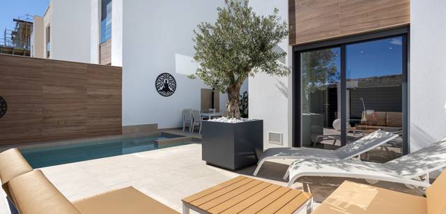 Casa adosada en Venta en Benijófar