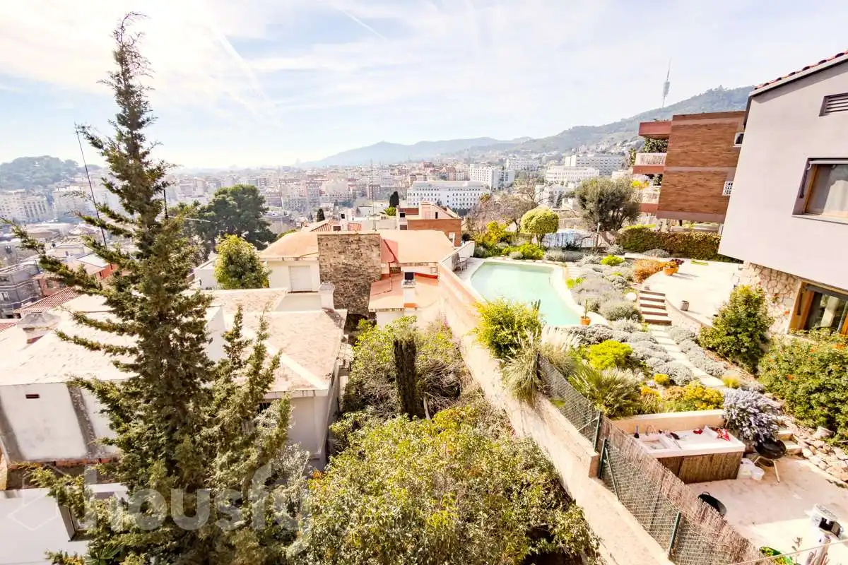 Vista exterior de Casa o xalet en venda en Barcelona amb Aire condicionat, Calefacció i Jardí privat