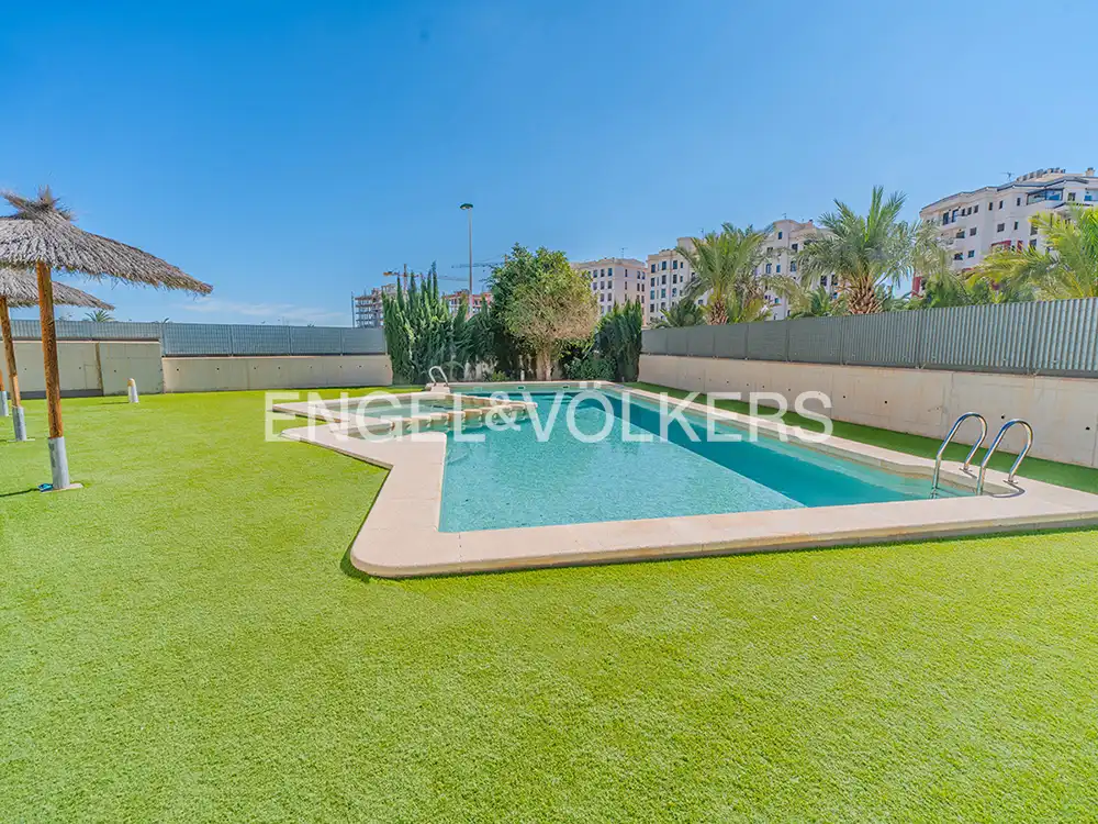 Schwimmbecken von Dachboden zum Verkauf in Elche / Elx mit Klimaanlage, Heizung und Terrasse