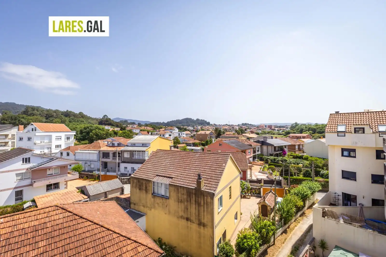 Vista exterior de Piso en venta en Cangas  con Trastero