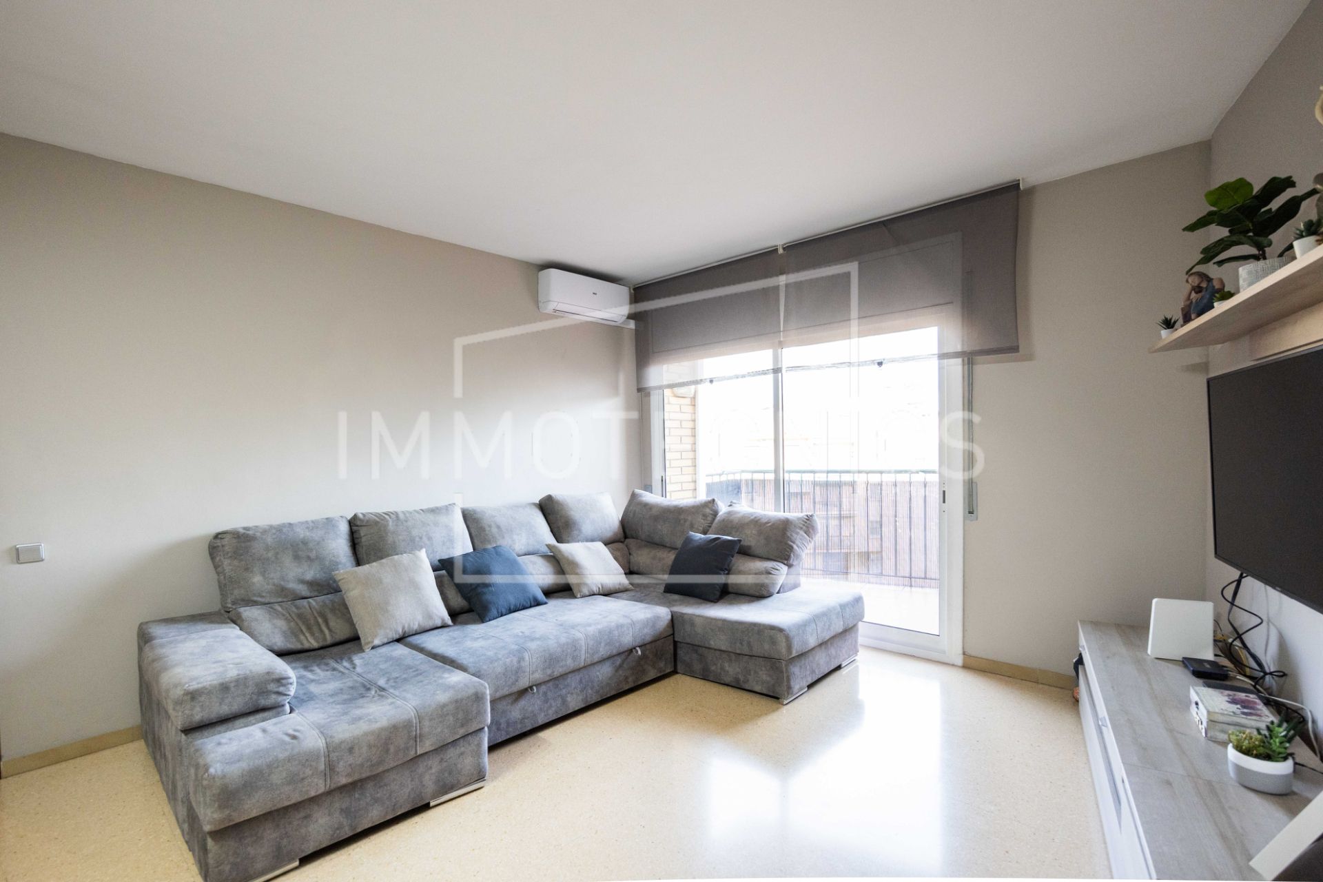 Sala de estar de Piso en venta en Montmeló con Calefacción, Trastero y Horno