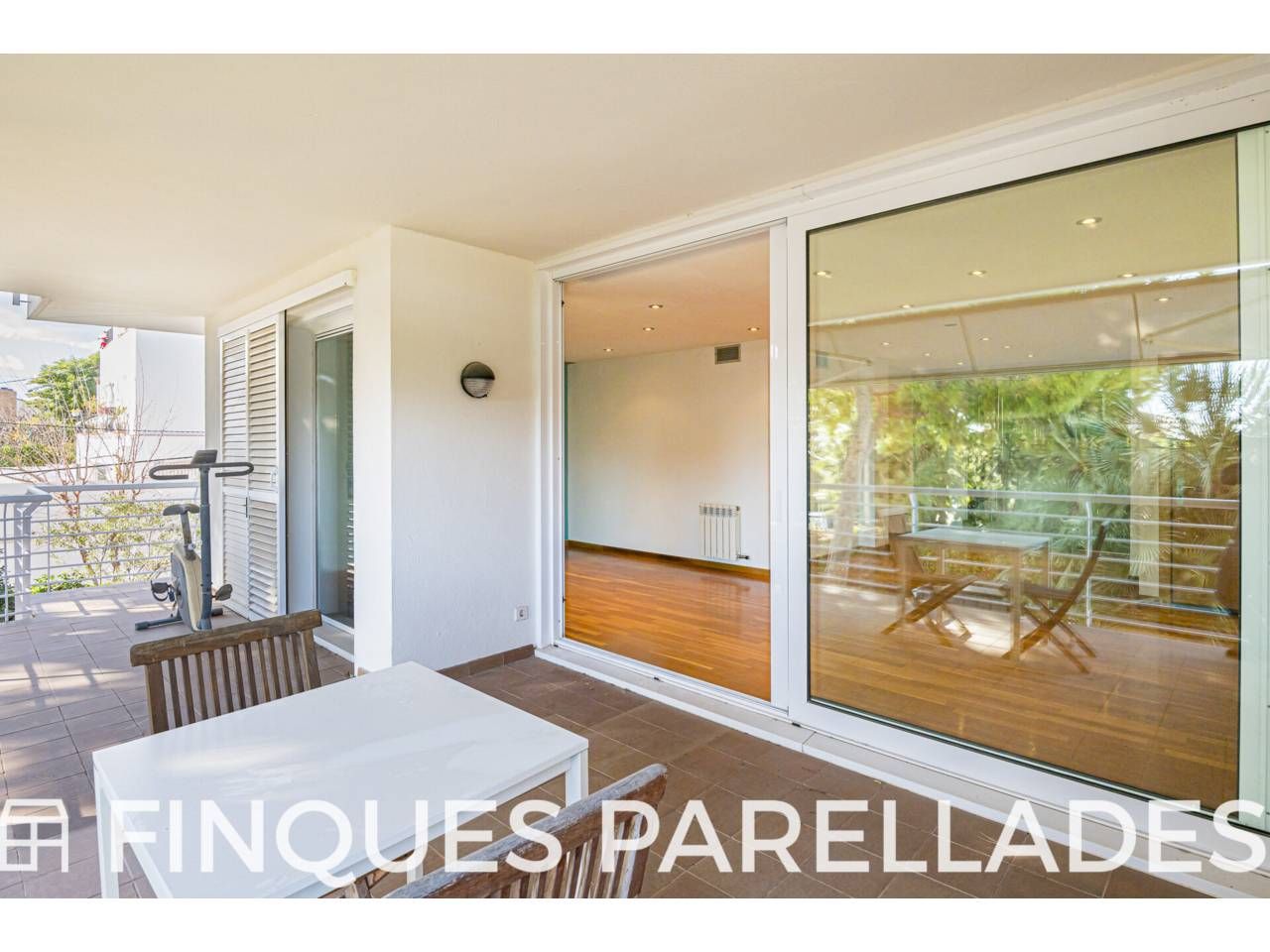 Garden of Flat for sale in Sitges  with Air Conditioner, Heating and Parquet flooring