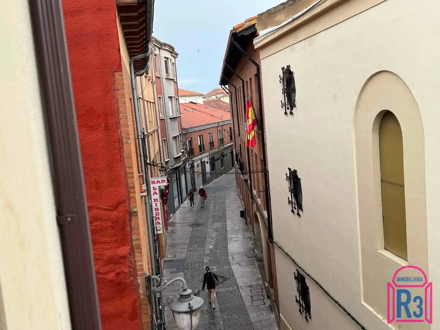 Außenansicht von Maisonette zum Verkauf in León Capital  mit Heizung, Terrasse und Möbliert