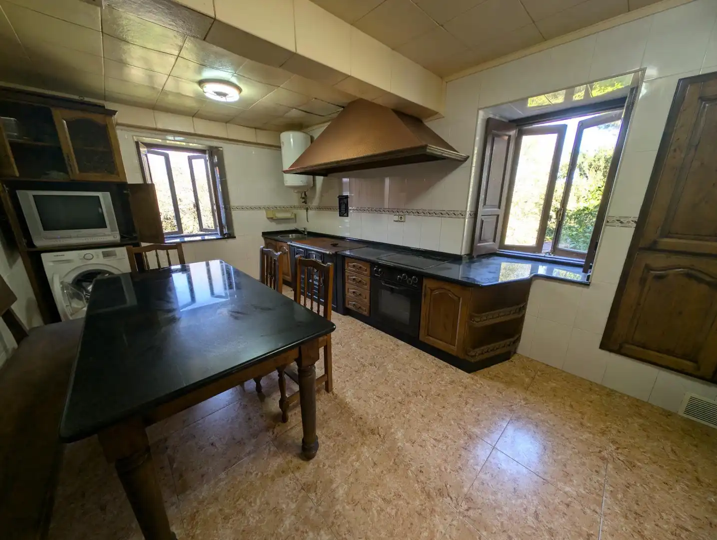 Cocina de Casa o chalet en venta en Salas con Jardín privado, Terraza y Trastero