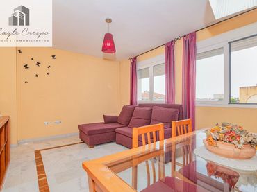 Piso con balcón en venta en La Zubia Ciudad