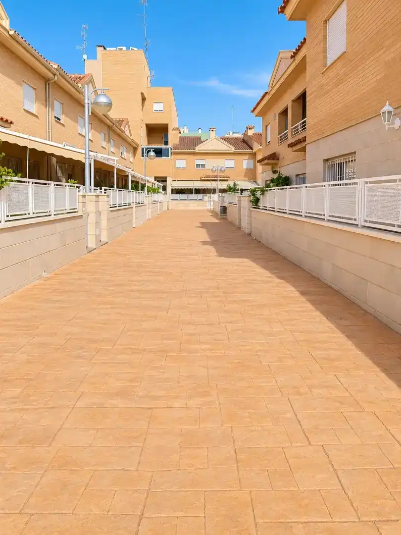 Vista exterior de Dúplex en venda en Elche / Elx amb Aire condicionat i Balcó