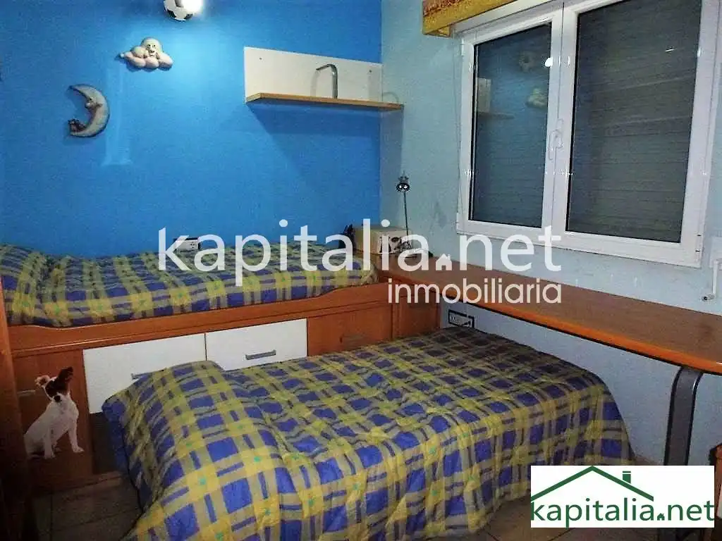 Bedroom of Houses for sale in Alcoy / Alcoi  with Heating, Private garden and Parquet flooring